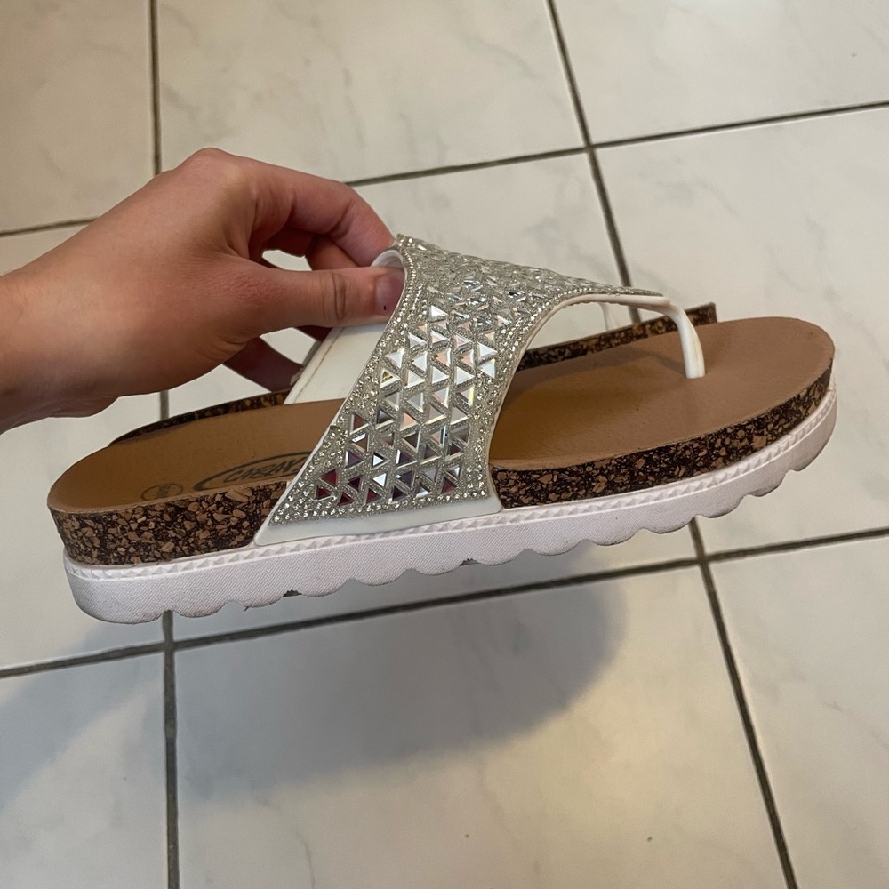 sandals size 9 caray sparkly